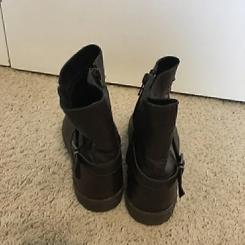 Girls Old Soles brown leather boots size EU 35